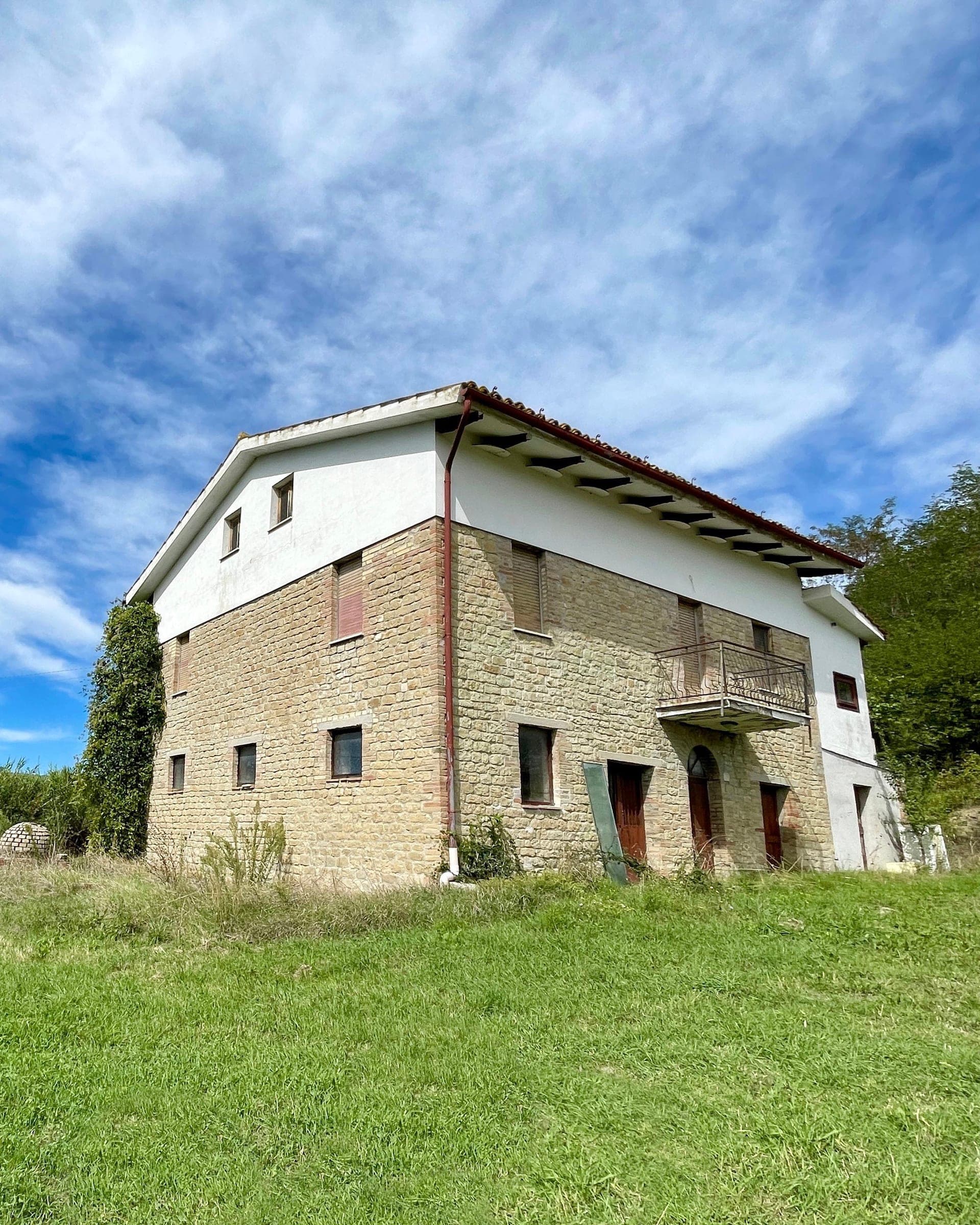 Monte San Martino (FM) — Casolare 2 — stato di fatto prima dei lavori (2)